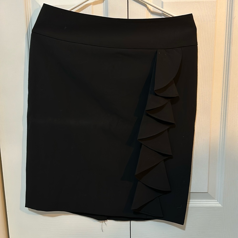 White House Black Market Ruffle Pencil Skirt